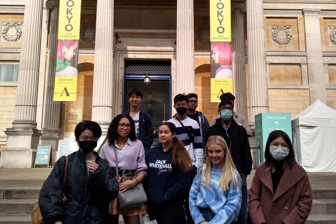 School students standing outside Ashmolean Museum