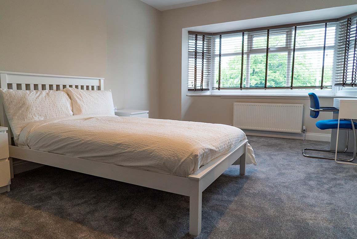 Cambridge Seminars College student accomodation bedroom